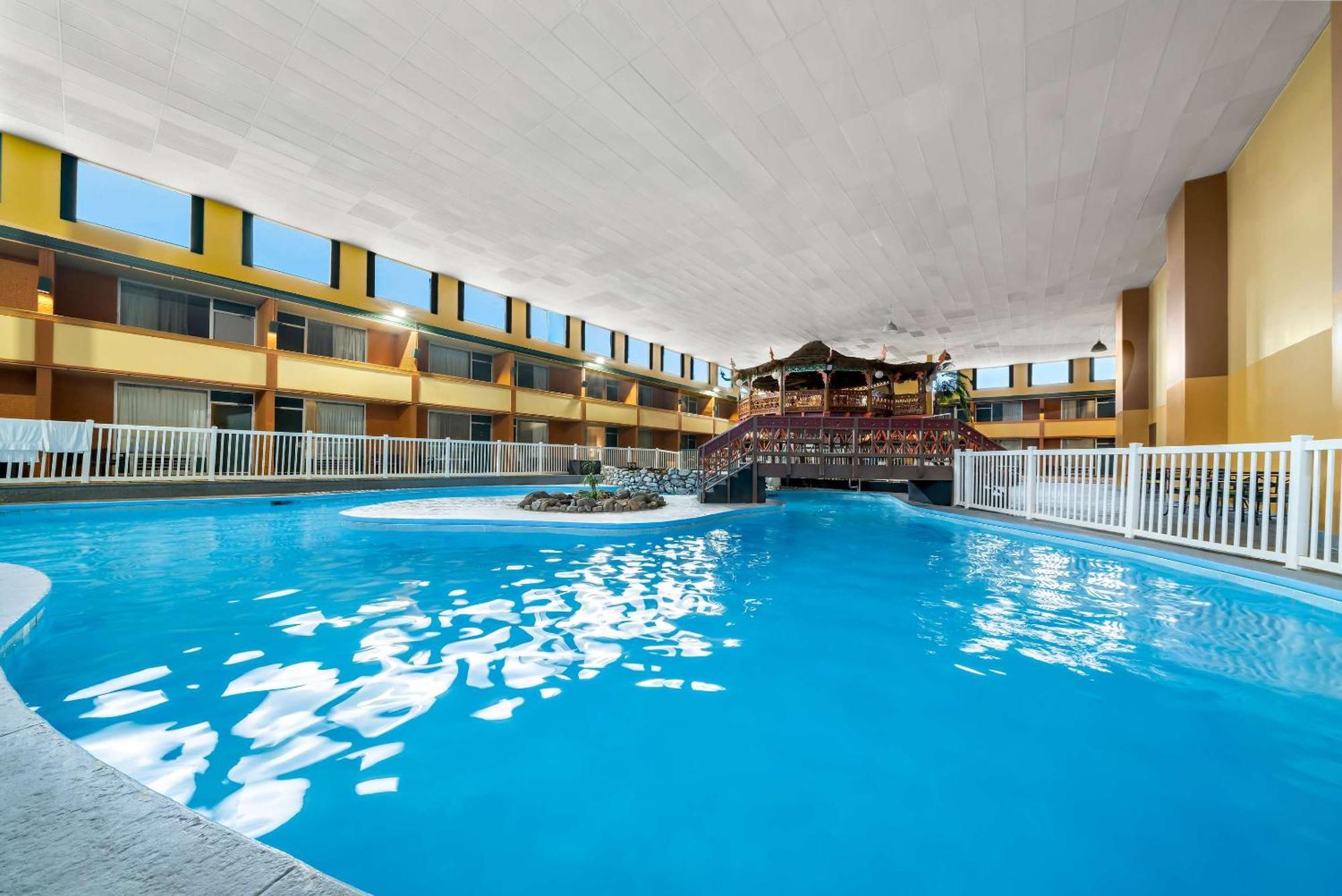 Clarion Inn & Suites And Convention Center Kearney Exterior foto