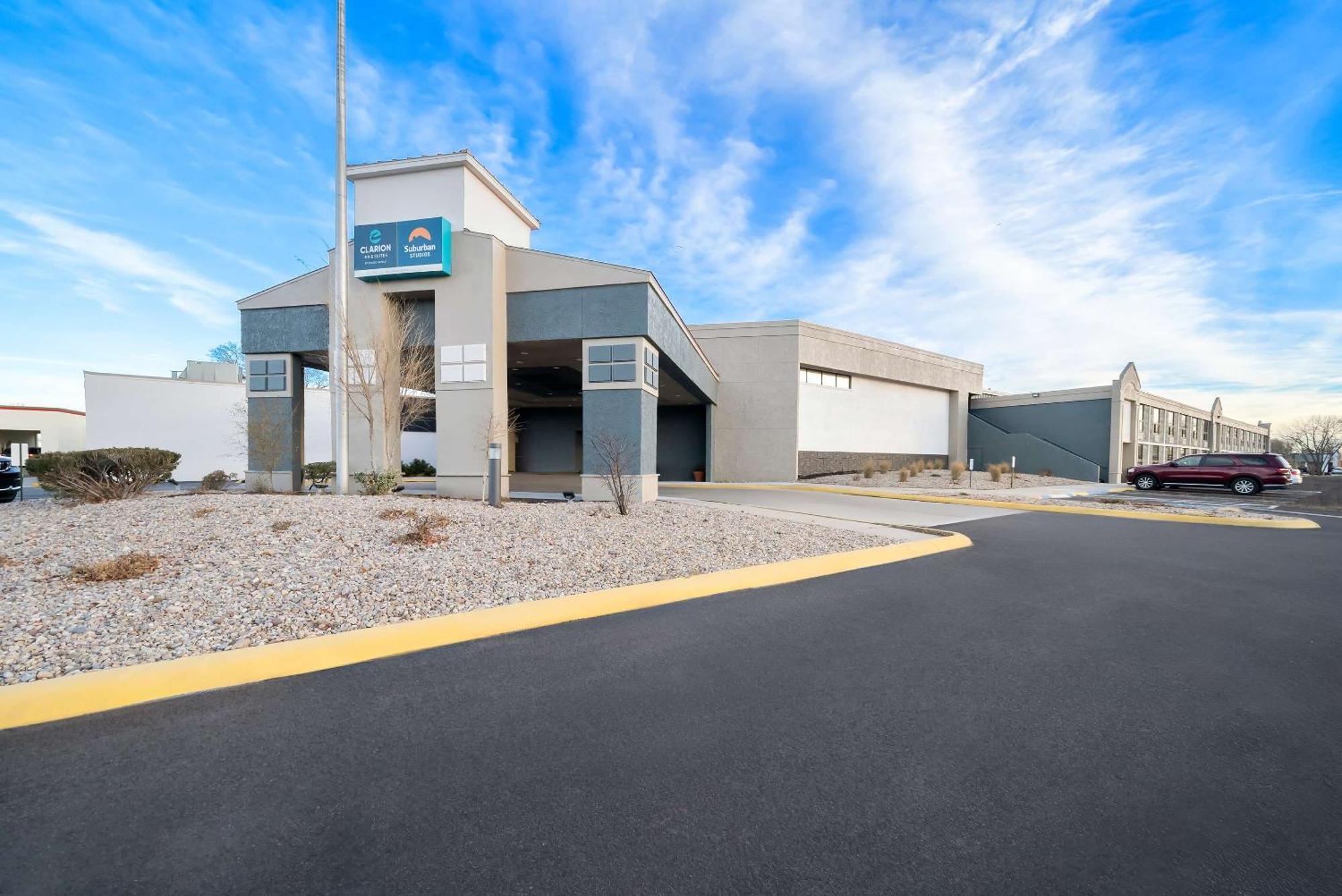 Clarion Inn & Suites And Convention Center Kearney Exterior foto