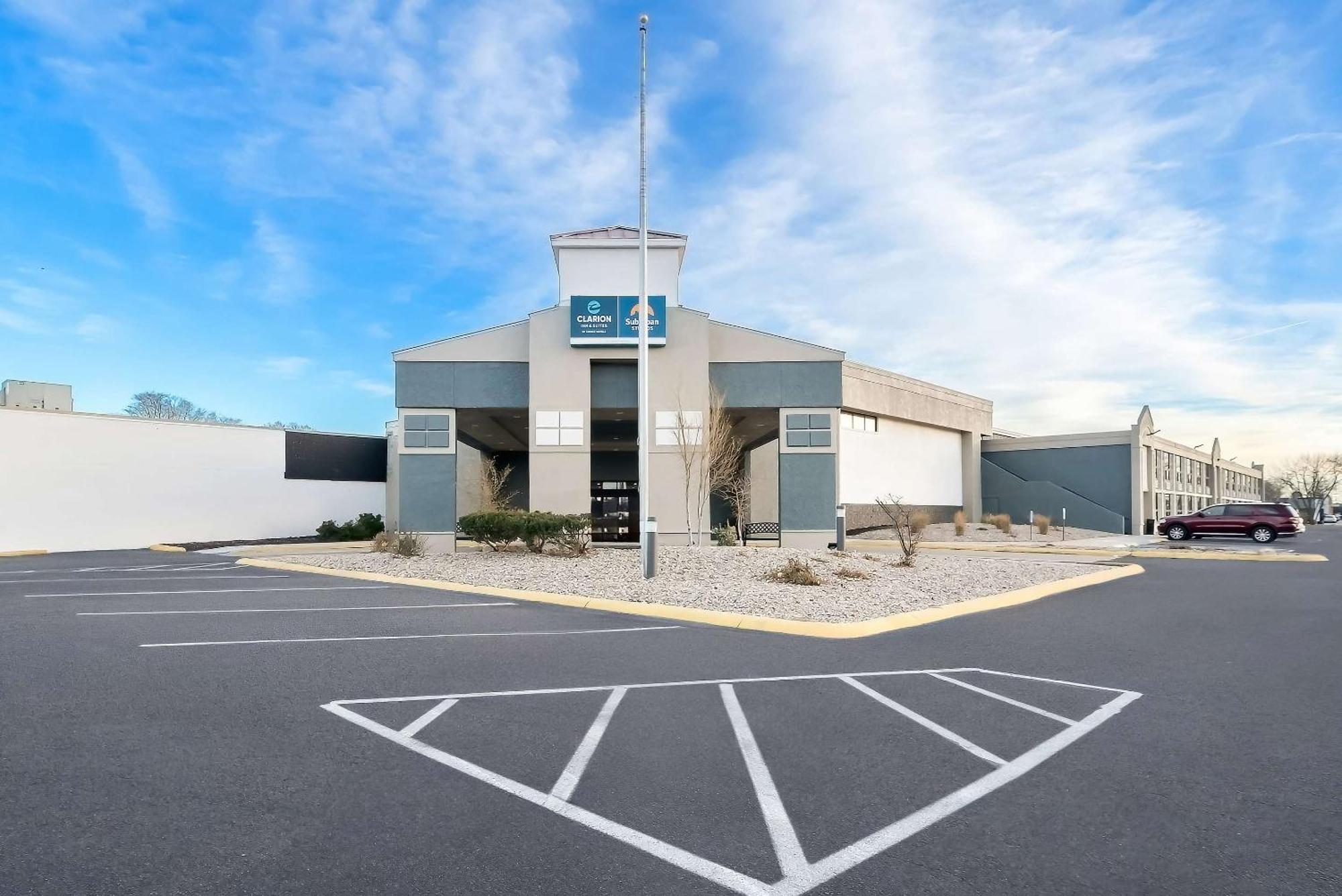 Clarion Inn & Suites And Convention Center Kearney Exterior foto